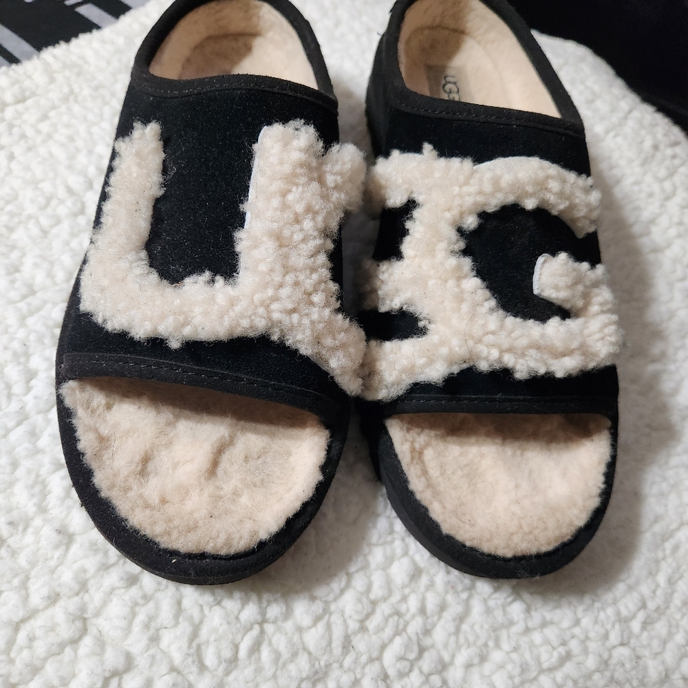 Ugg slides - Picture 2 of 2